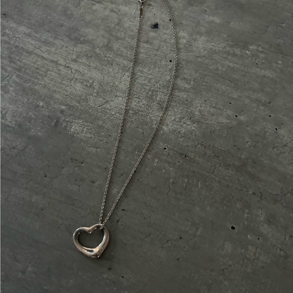 Tiffany & Co. Silver Open Heart Necklace. Elsa Peretti - Picture 4 of 5